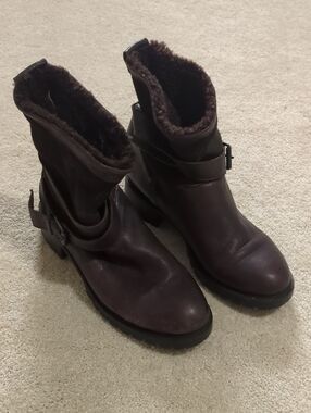 Ross & Snow Brown Faux-Shearling Leather Boots - Womens Size 9